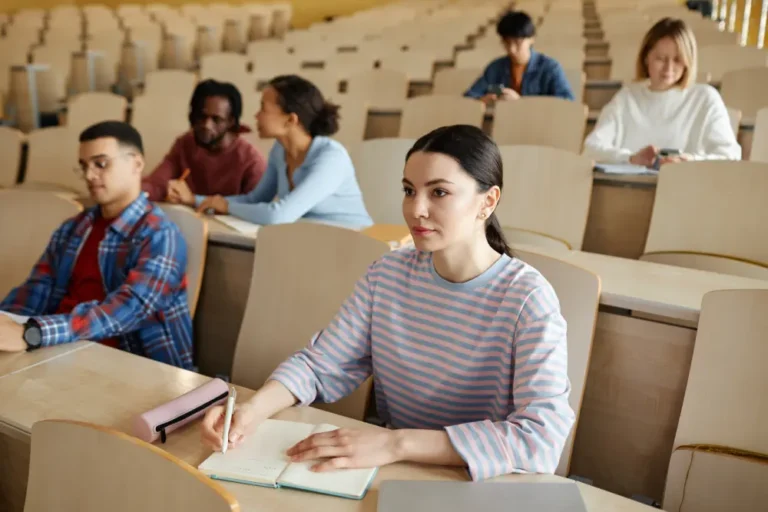 How to apply to university in Spain: student admission steps.