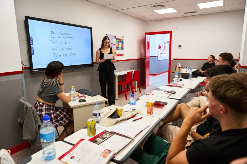 Estudio Sampere Madrid - School Features